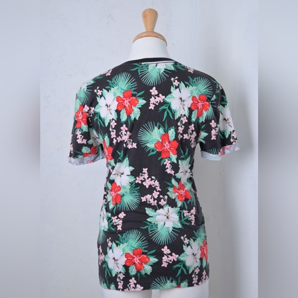 Divided | Colorful tropical floral women's t shirt,front pocket - Picture 2 of 12